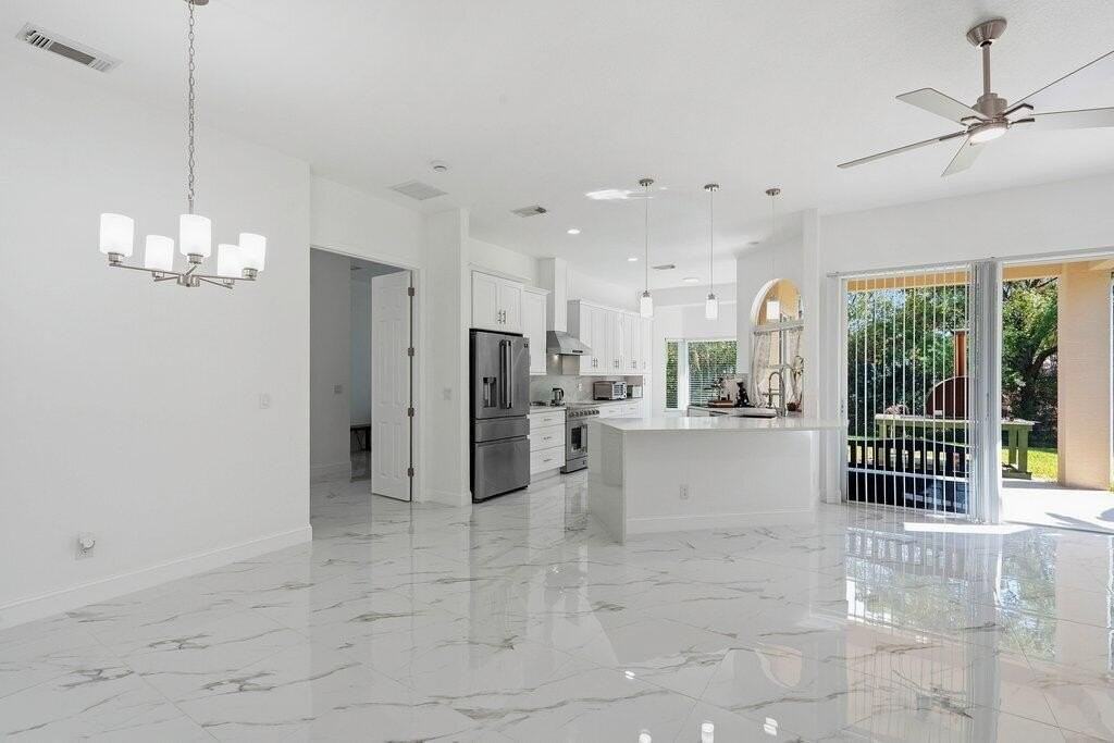 796 Sw Munjack Cir - Photo 5 of 50