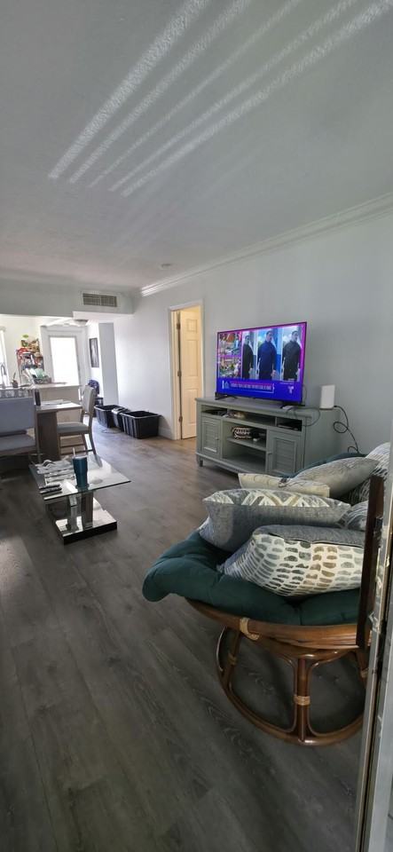 6091 Nw 61st Ave Apt 105 - Photo 5 of 22