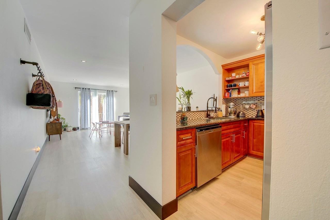 18111 Nw 68th Ave #I210 - Photo 2 of 27