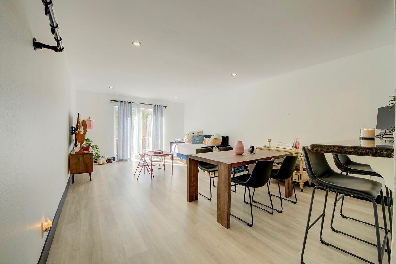 18111 Nw 68th Ave #I210 - Photo 3 of 27