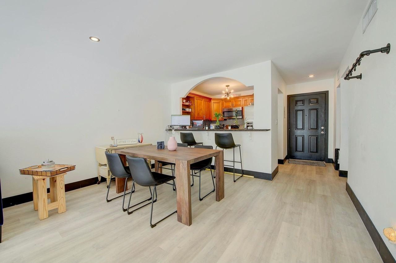 18111 Nw 68th Ave #I210 - Photo 4 of 27