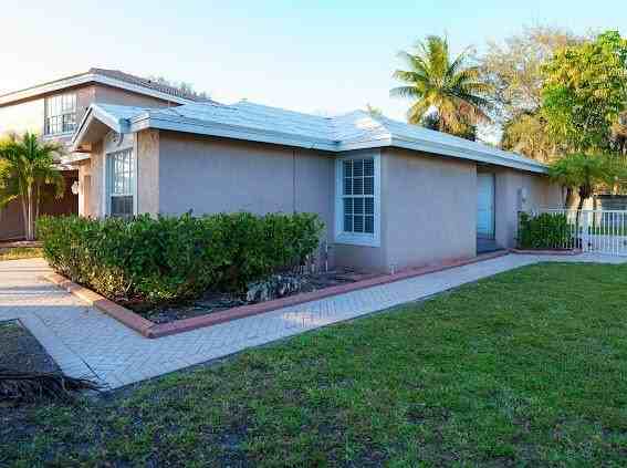 9201 Nw 55th St - Photo 2 of 43