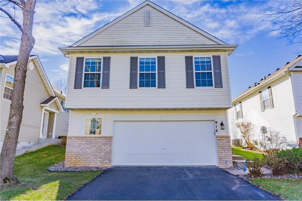 916 Parkside Blvd - Photo 2 of 48