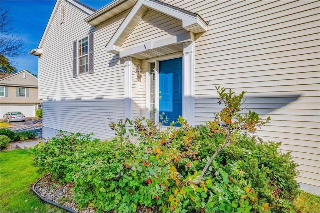 916 Parkside Blvd - Photo 4 of 48