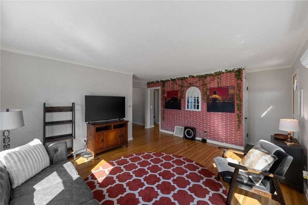 2901 Zenith Ave N - Photo 2 of 28