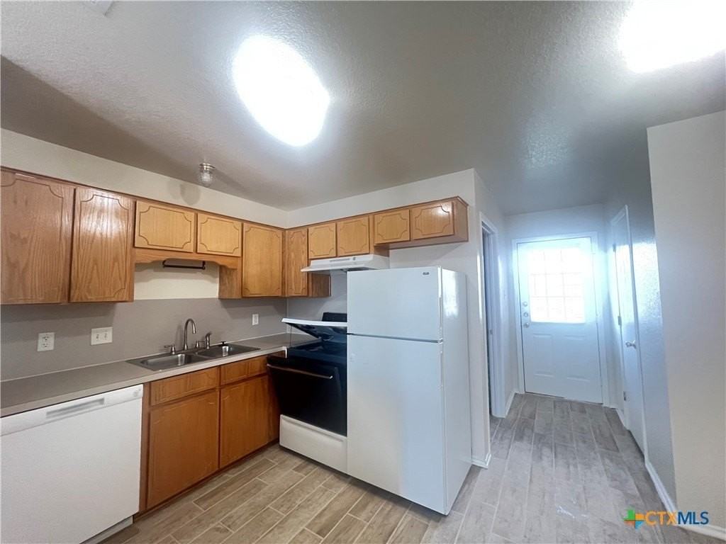 4200 Alan Kent Dr Apt C #C - Photo 5 of 17