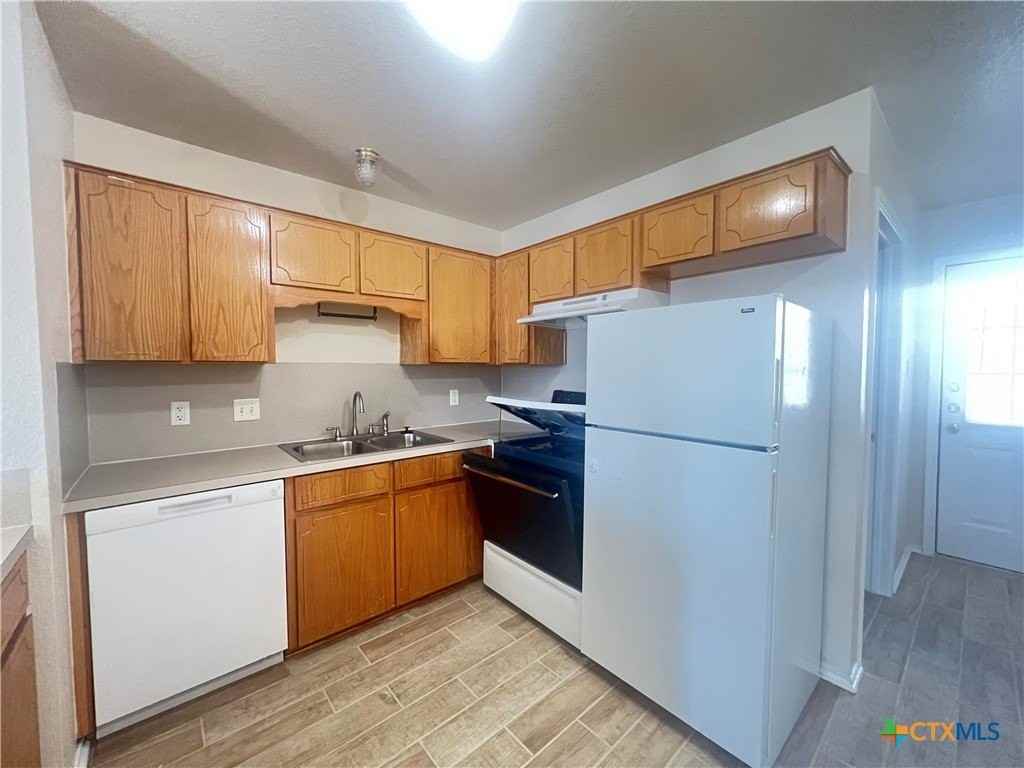 4200 Alan Kent Dr Apt C #C - Photo 6 of 17