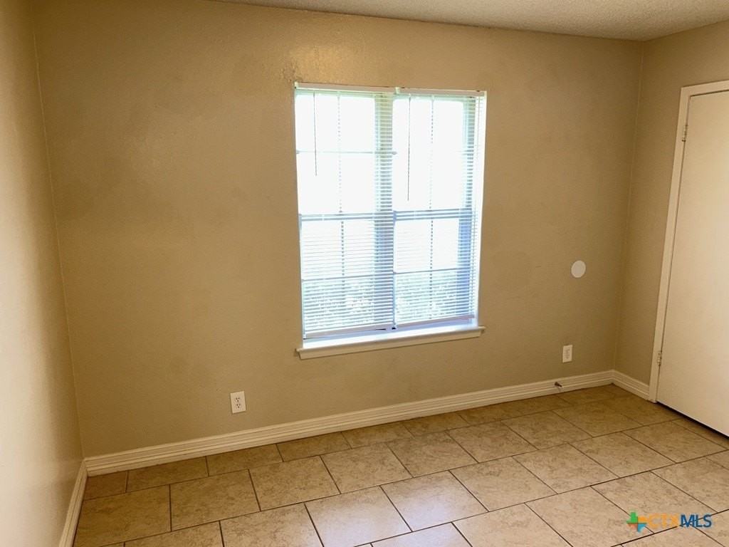 2504 Felix Rd - Photo 7 of 13