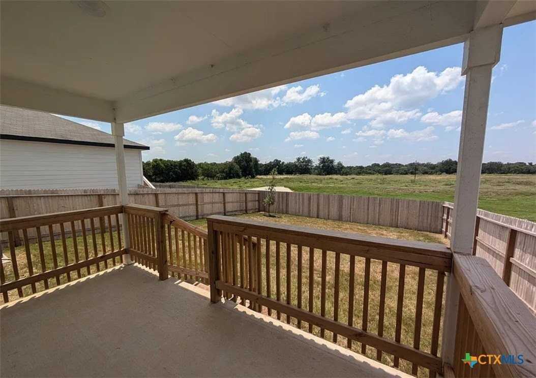 452 Lynwood Gold - Photo 4 of 23