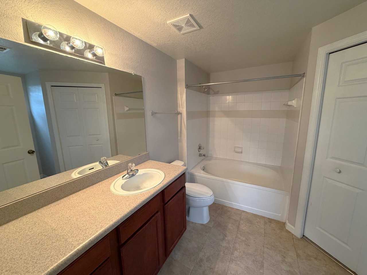 2801 Chancellorsville Dr Apt 232 - Photo 5 of 16