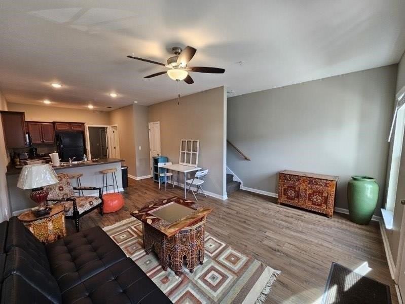 2245 Del Carmel Way - Photo 4 of 16