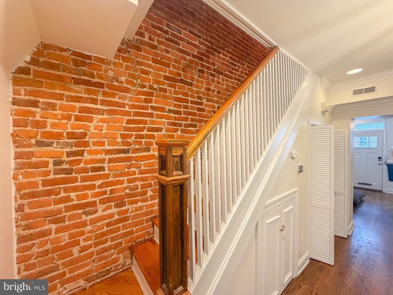 318 11th St Se - Photo 5 of 15