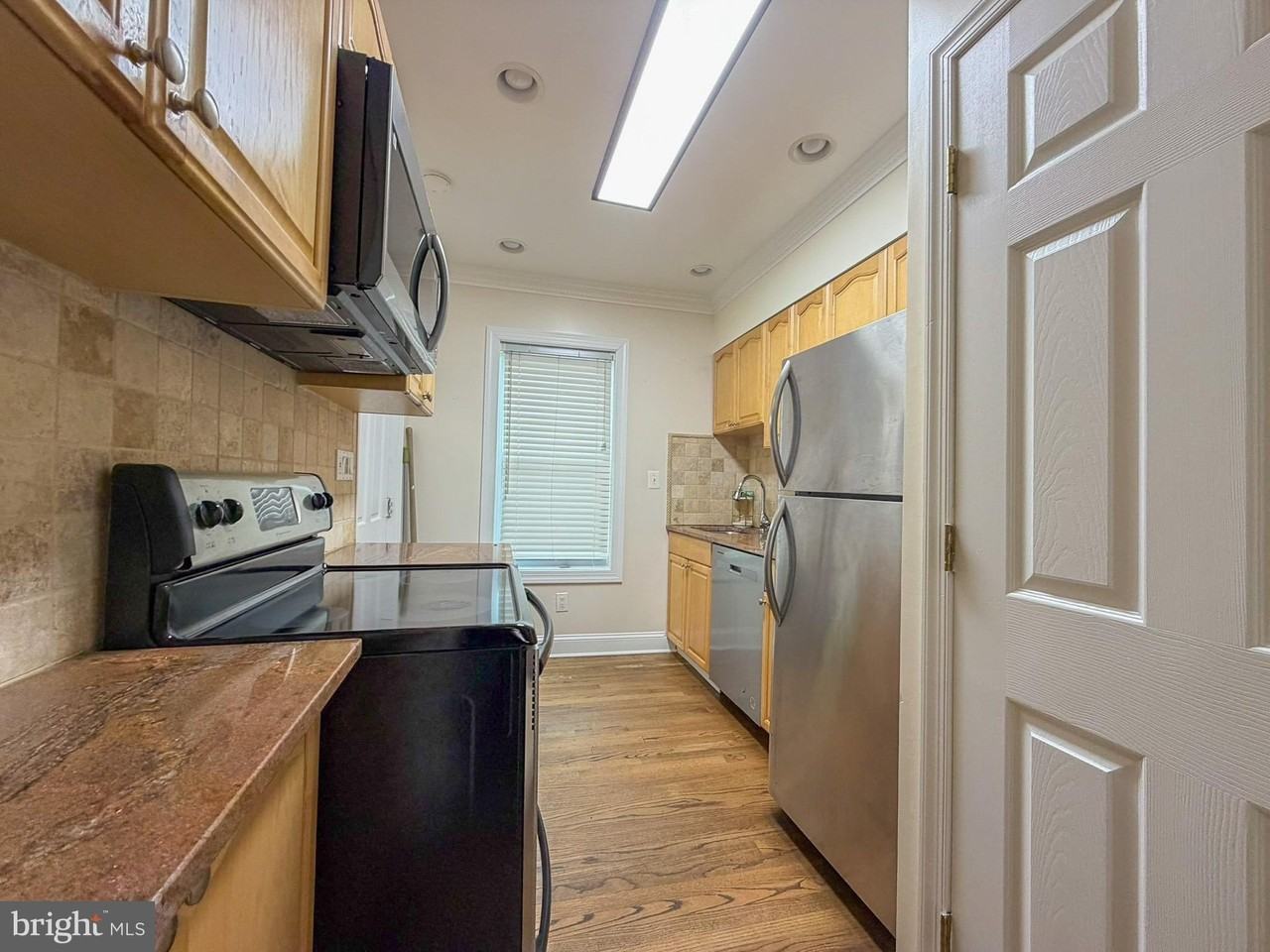 318 11th St Se - Photo 7 of 15