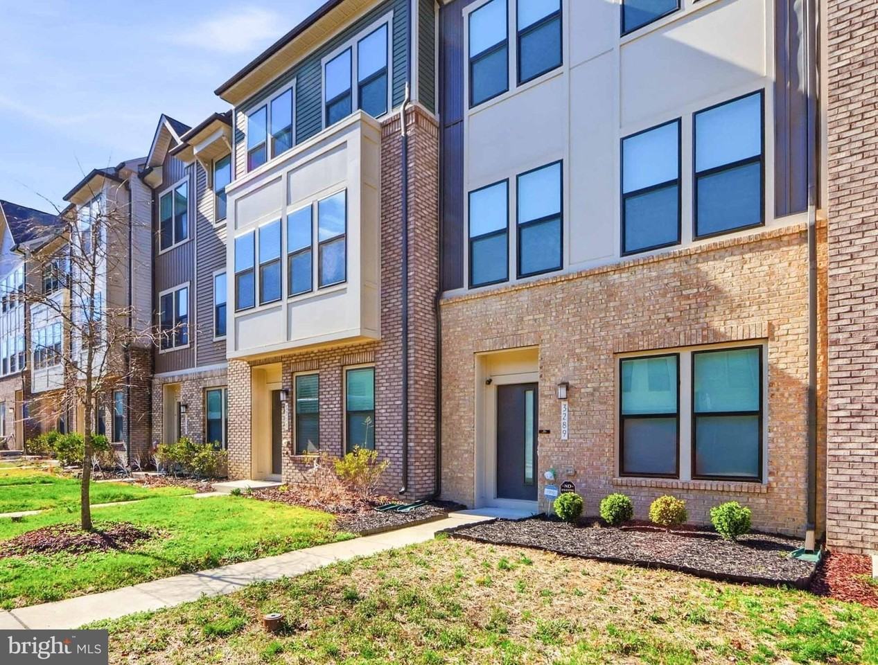 3289 Watershed Blvd - Photo 4 of 50