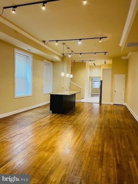 338 N Charles St - Photo 4 of 17