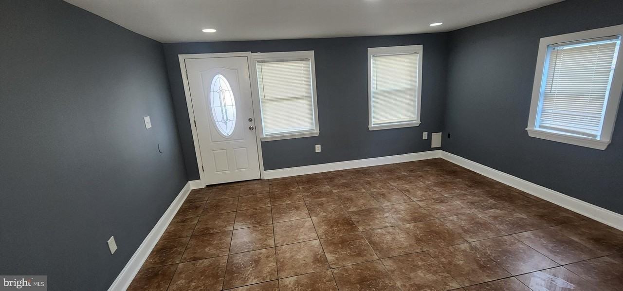 7923 E Baltimore St - Photo 2 of 20