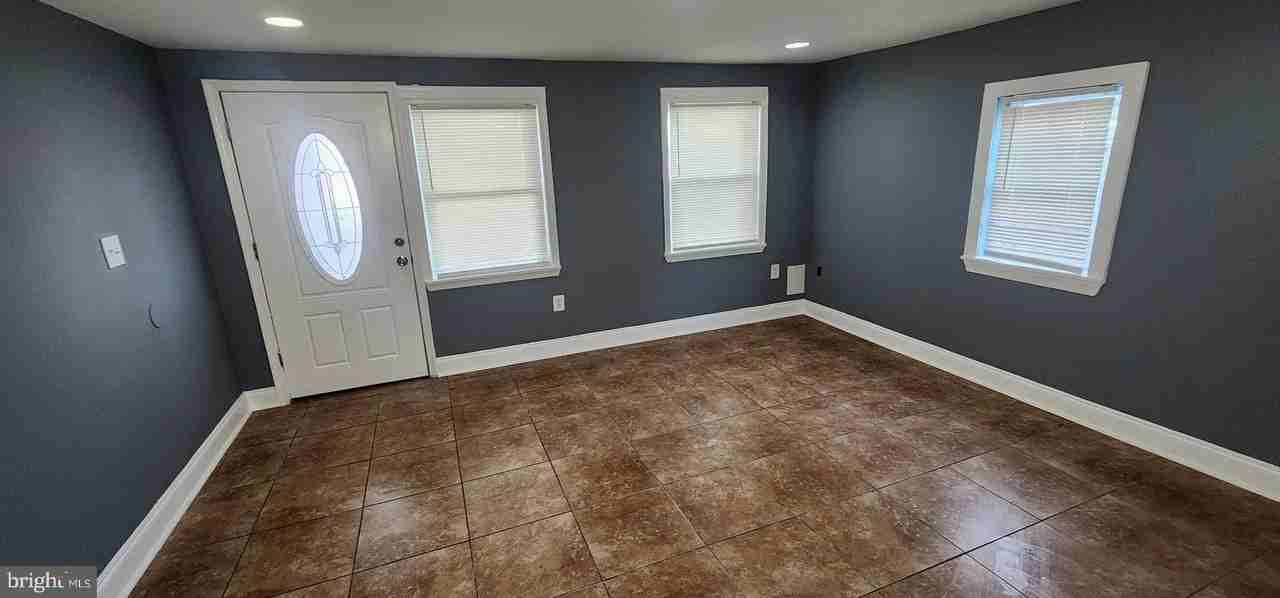 7923 E Baltimore St - Photo 3 of 20