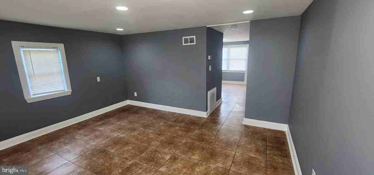 7923 E Baltimore St - Photo 4 of 20