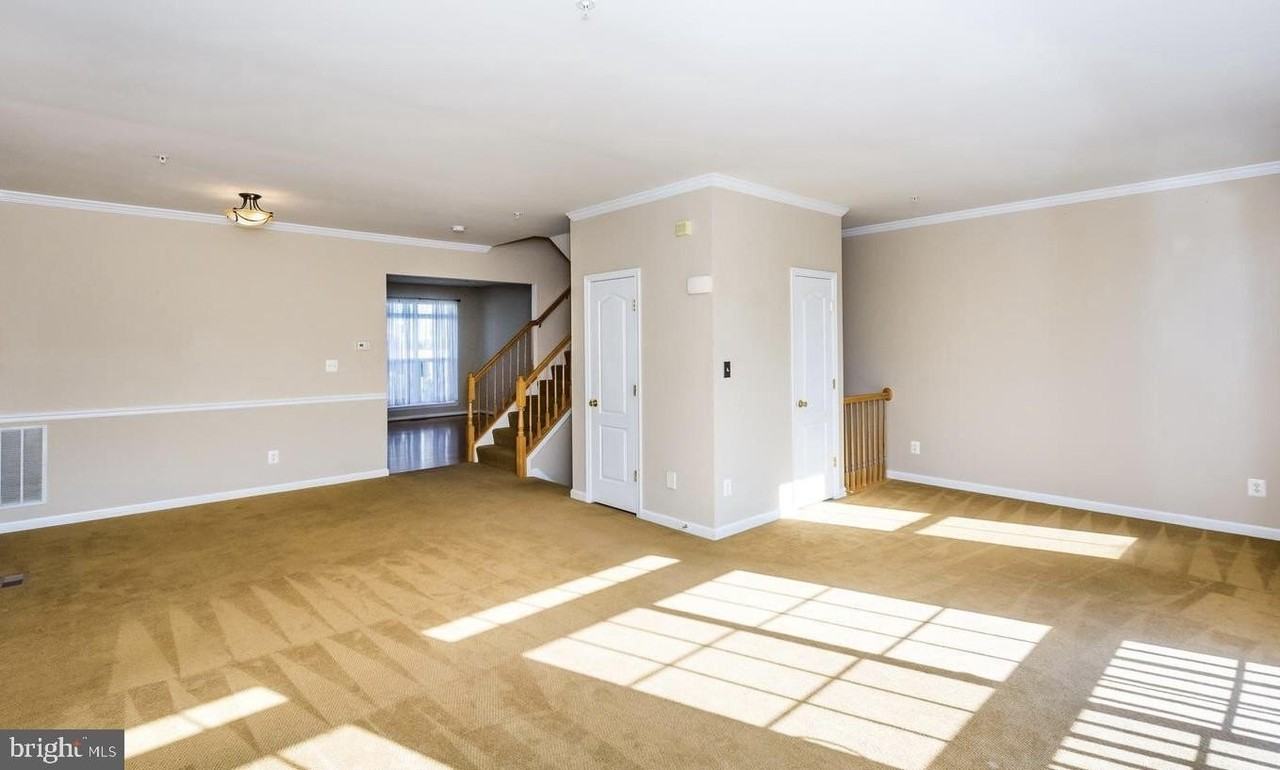 1693 Mohegan Dr - Photo 3 of 19