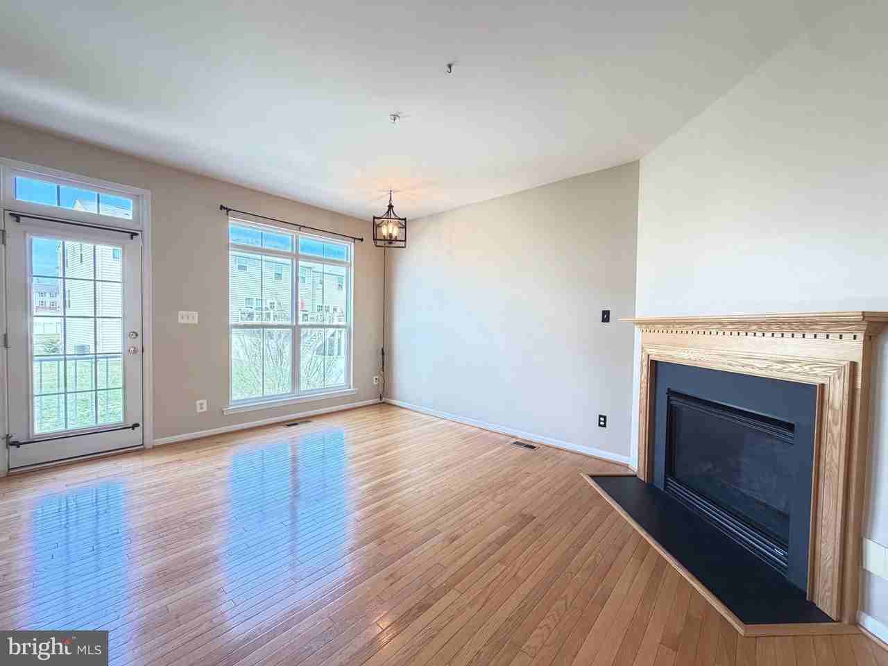 1693 Mohegan Dr - Photo 6 of 19