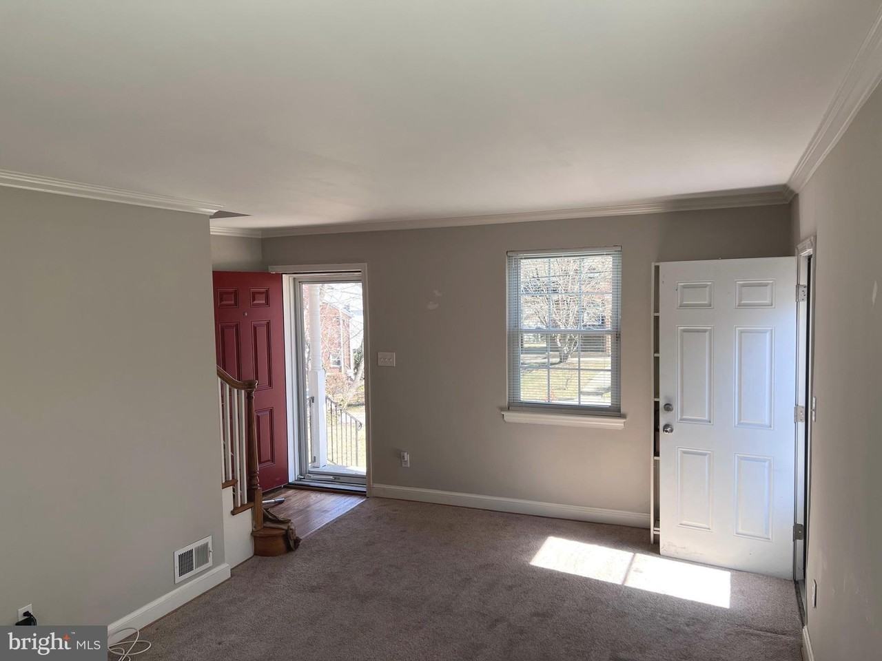 9910 Sidney Rd - Photo 3 of 29