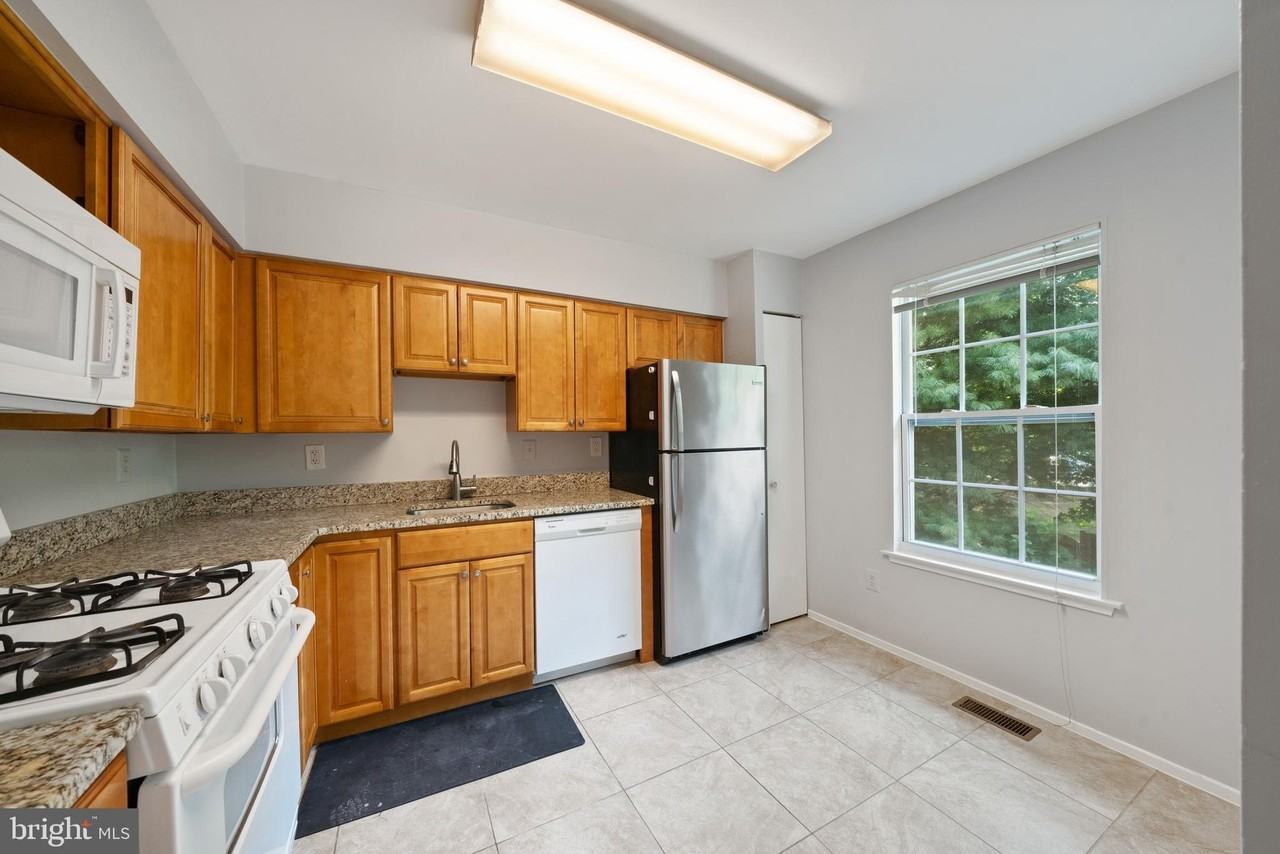 7767 Hiawatha Ln - Photo 2 of 22