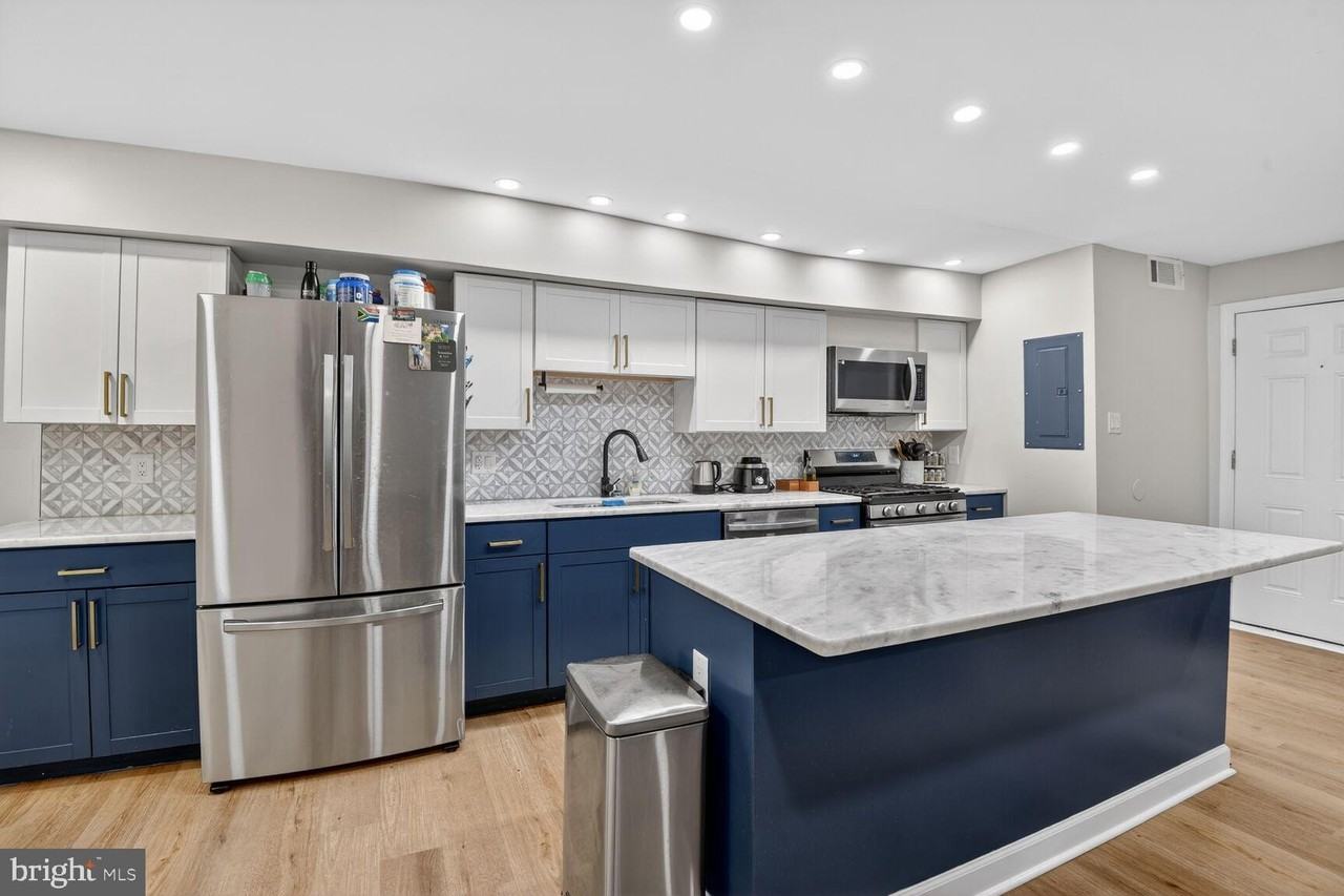 3934A Stone Gate Dr Apt A - Photo 3 of 15