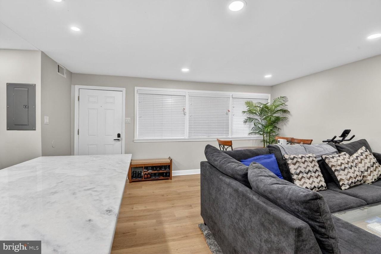 3934A Stone Gate Dr Apt A - Photo 4 of 15