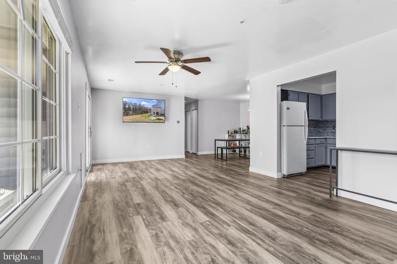 8730 Grasmere Ct - Photo 4 of 25