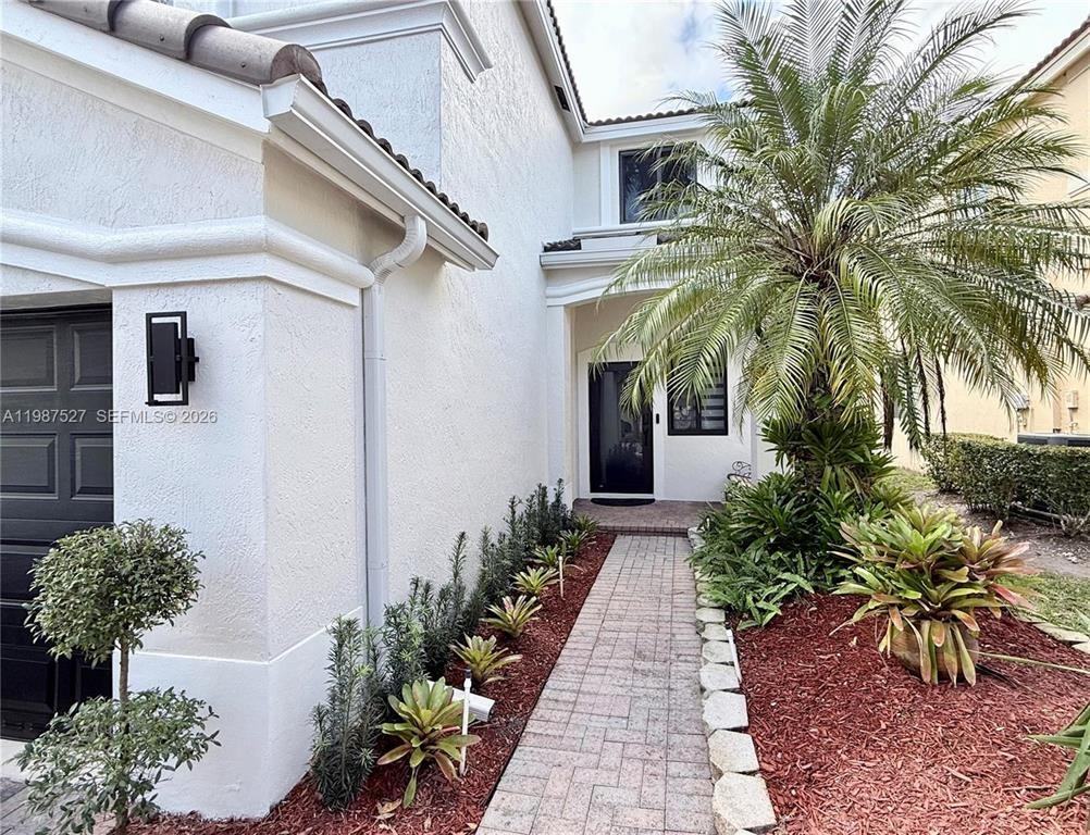 1392 Canary Island Dr - Photo 2 of 8