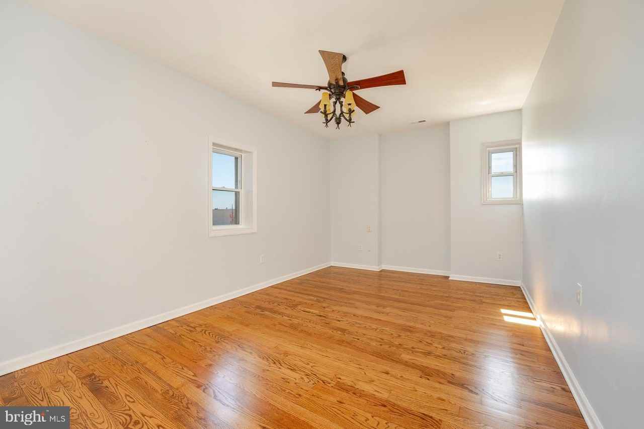 222 S RHODE Avenue unit: 5 - Photo 2 of 27