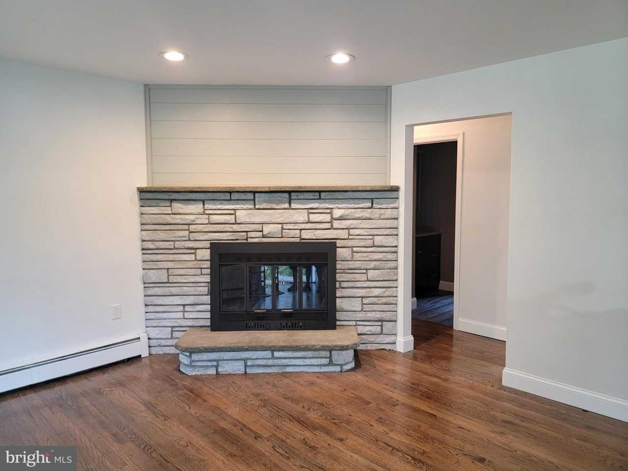 1639 Perkins Ln - Photo 2 of 18