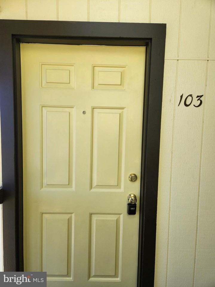 103 Lucas Ln - Photo 5 of 28