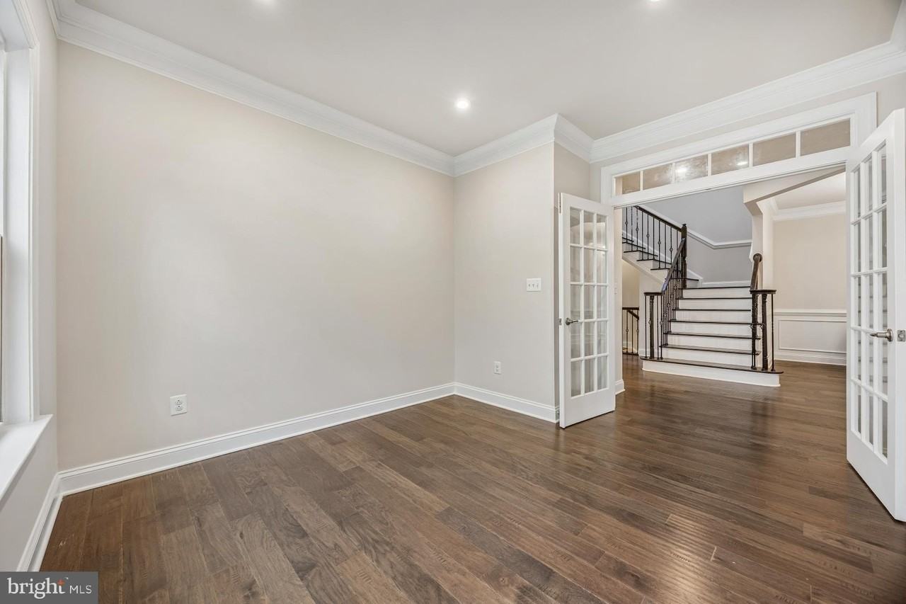 636 Quarry Point Rd - Photo 4 of 20