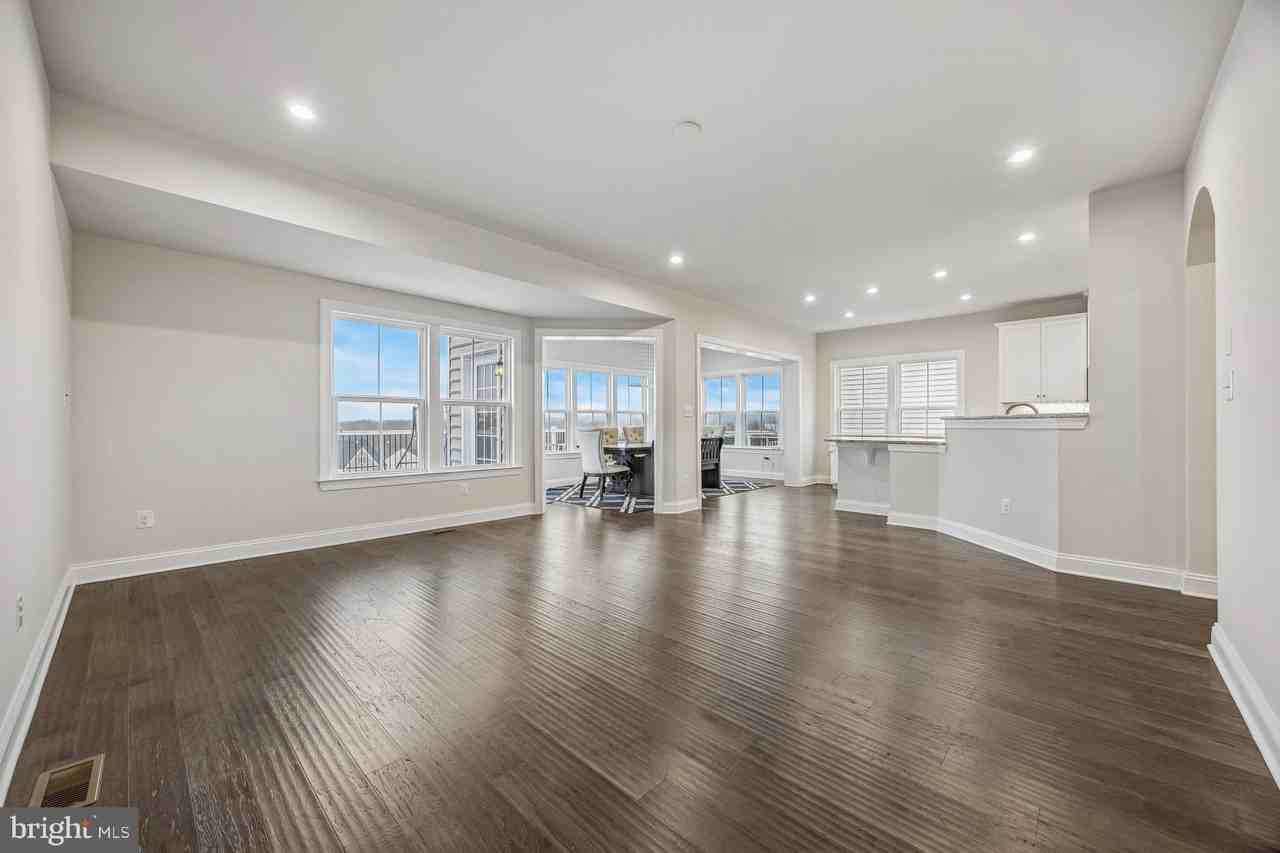 636 Quarry Point Rd - Photo 6 of 20