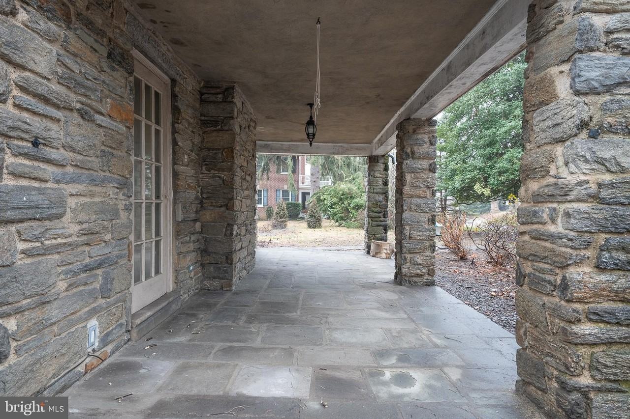 625 Chelten Hills Dr - Photo 3 of 50