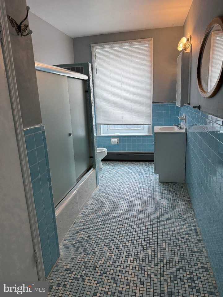 2731 E Cumberland St Apt 3rd - Photo 6 of 8