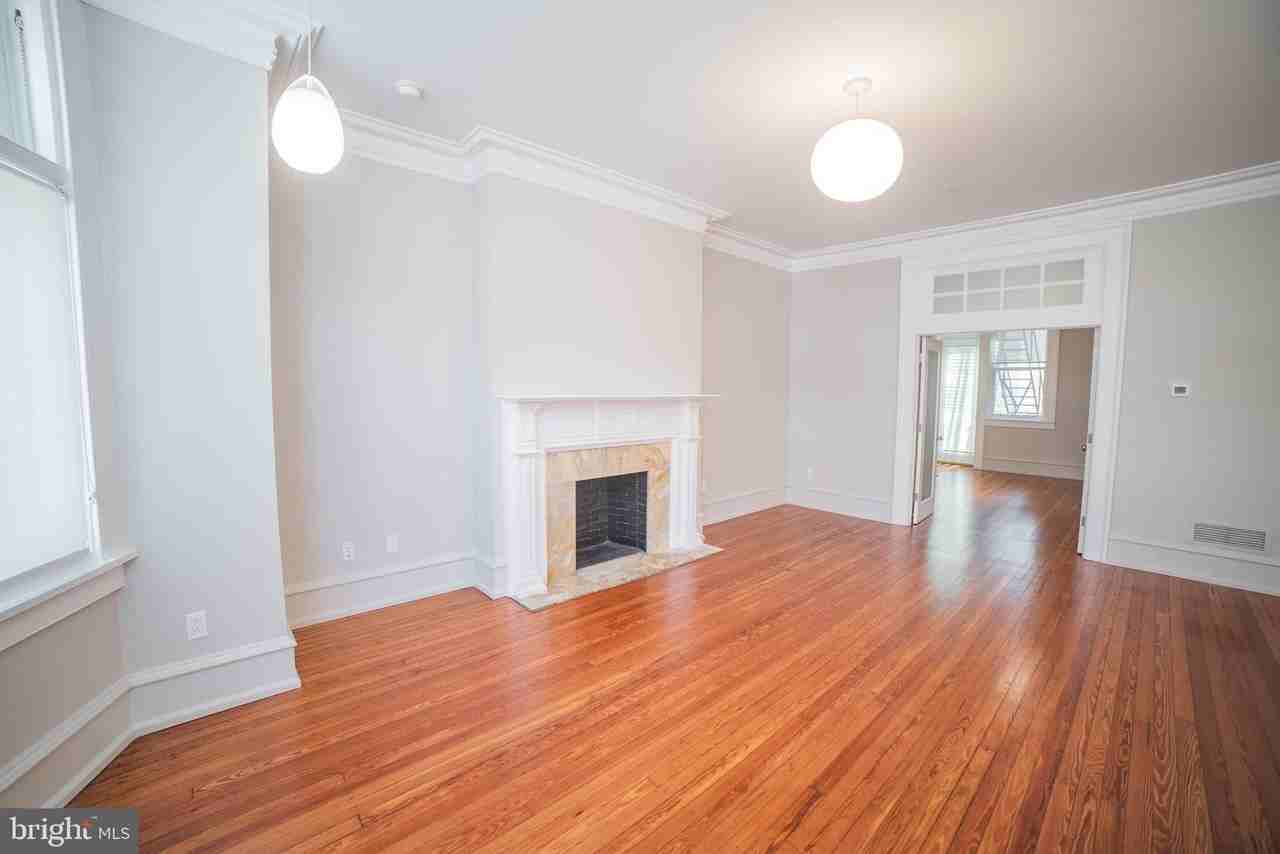 2126 Locust St Apt 2f - Photo 3 of 21