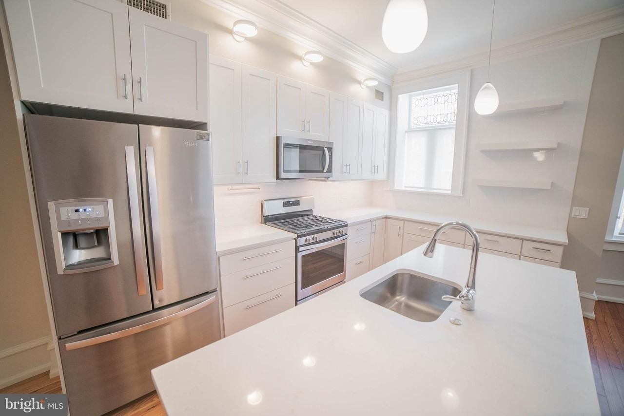 2126 Locust St Apt 2f - Photo 7 of 21