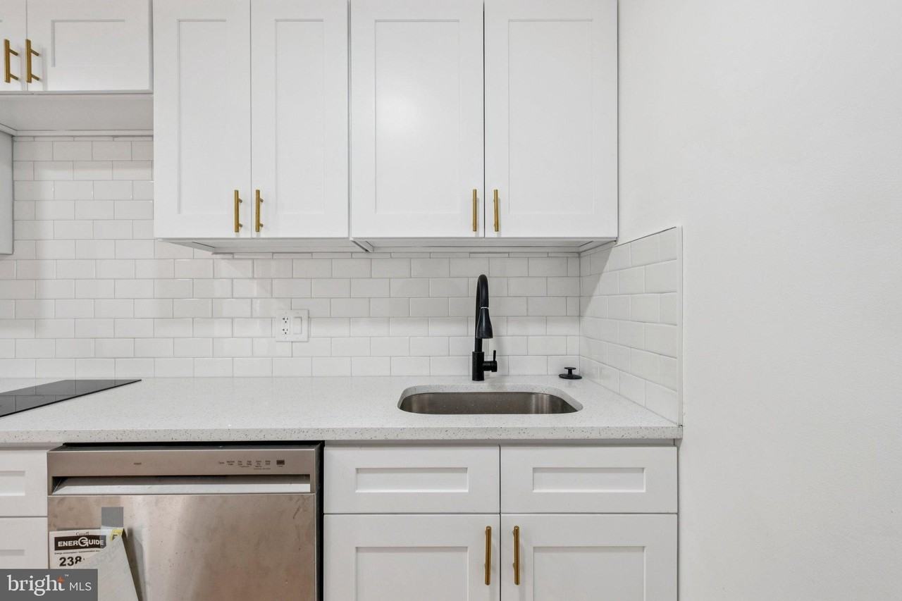 1223 Spruce St #3F - Photo 5 of 37