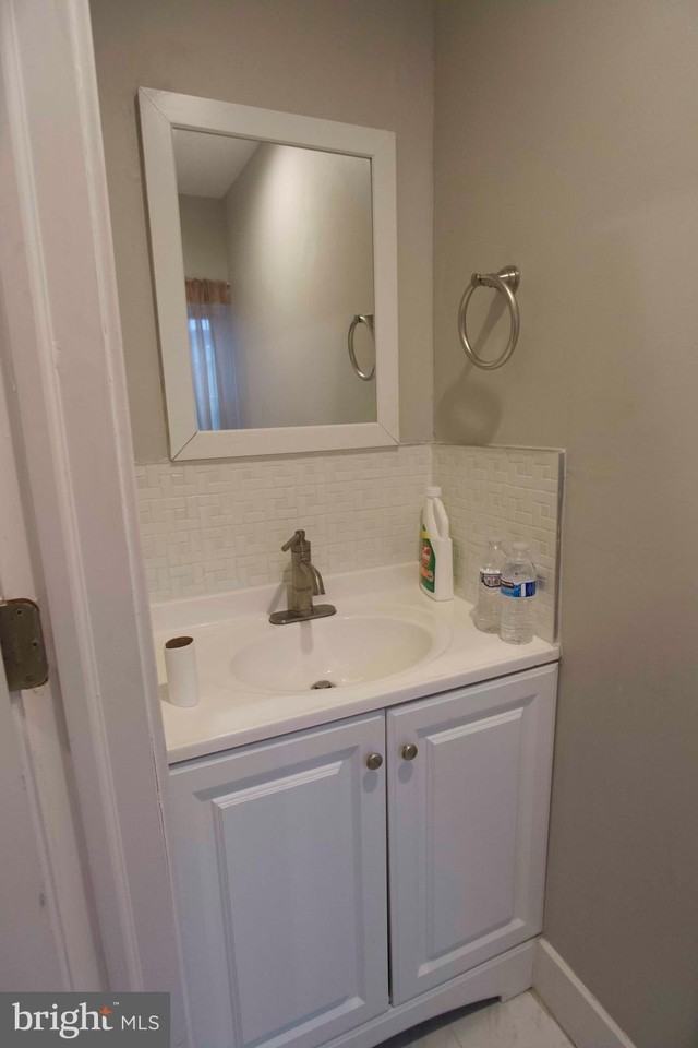 1734 S Ringgold St - Photo 6 of 18