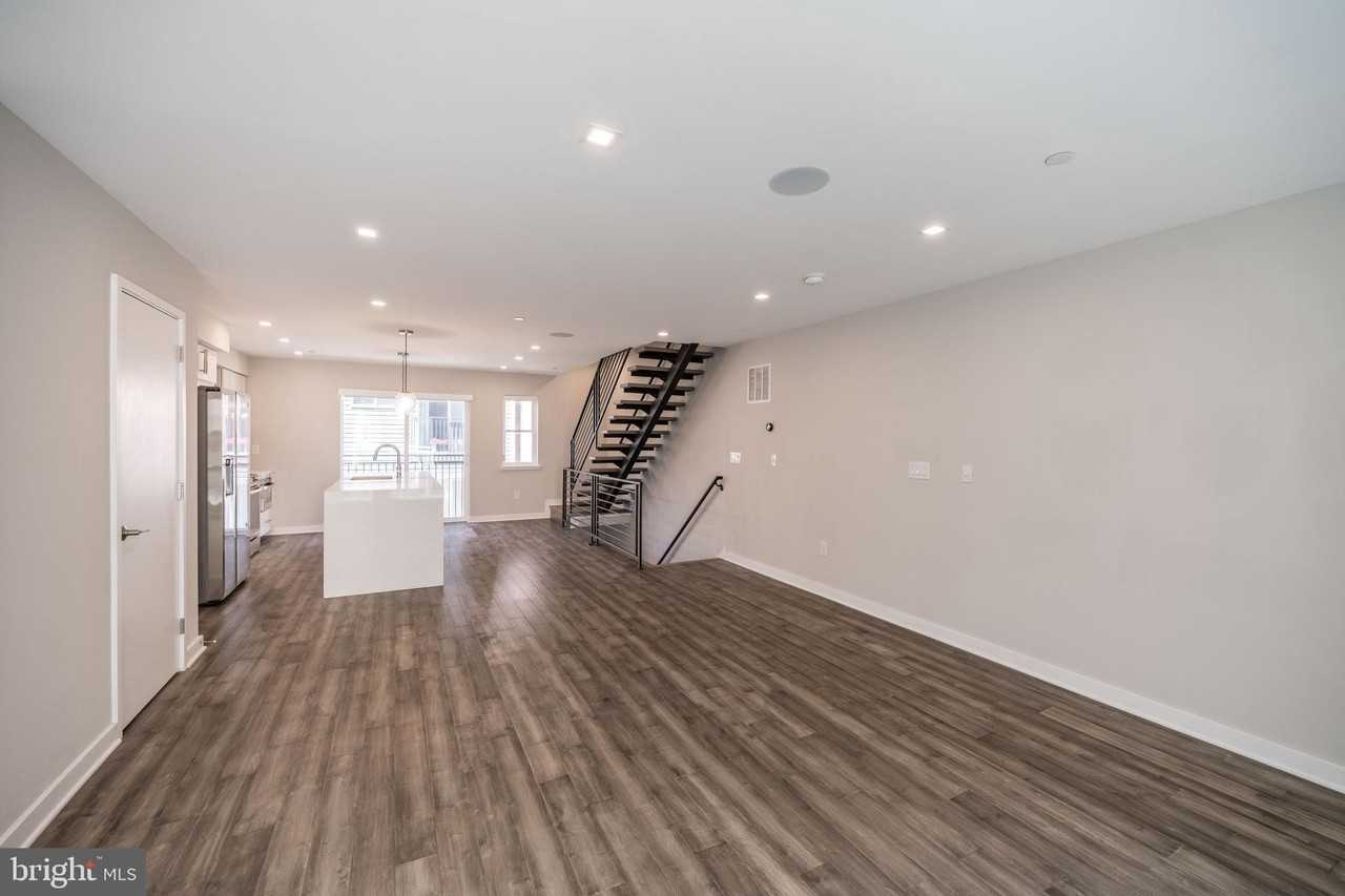 1442 N Hope St - Photo 3 of 43