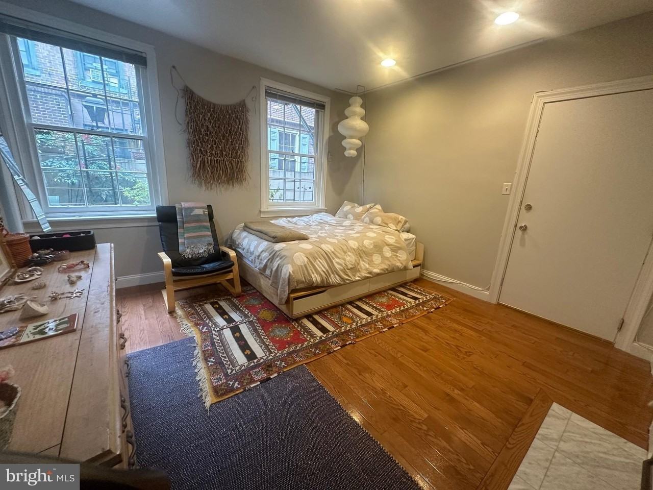 910 Clinton St #1R - Photo 6 of 14