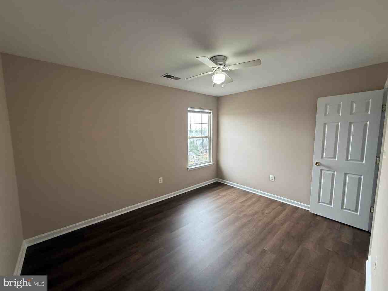 2165 Cottonwood Ln Unit 2165 - Photo 2 of 22