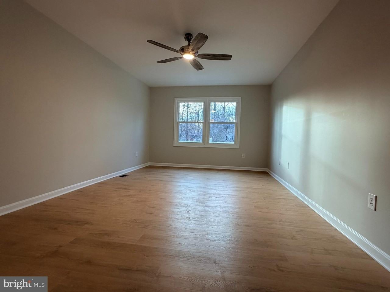 203 Sea Cliff Dr - Photo 5 of 13