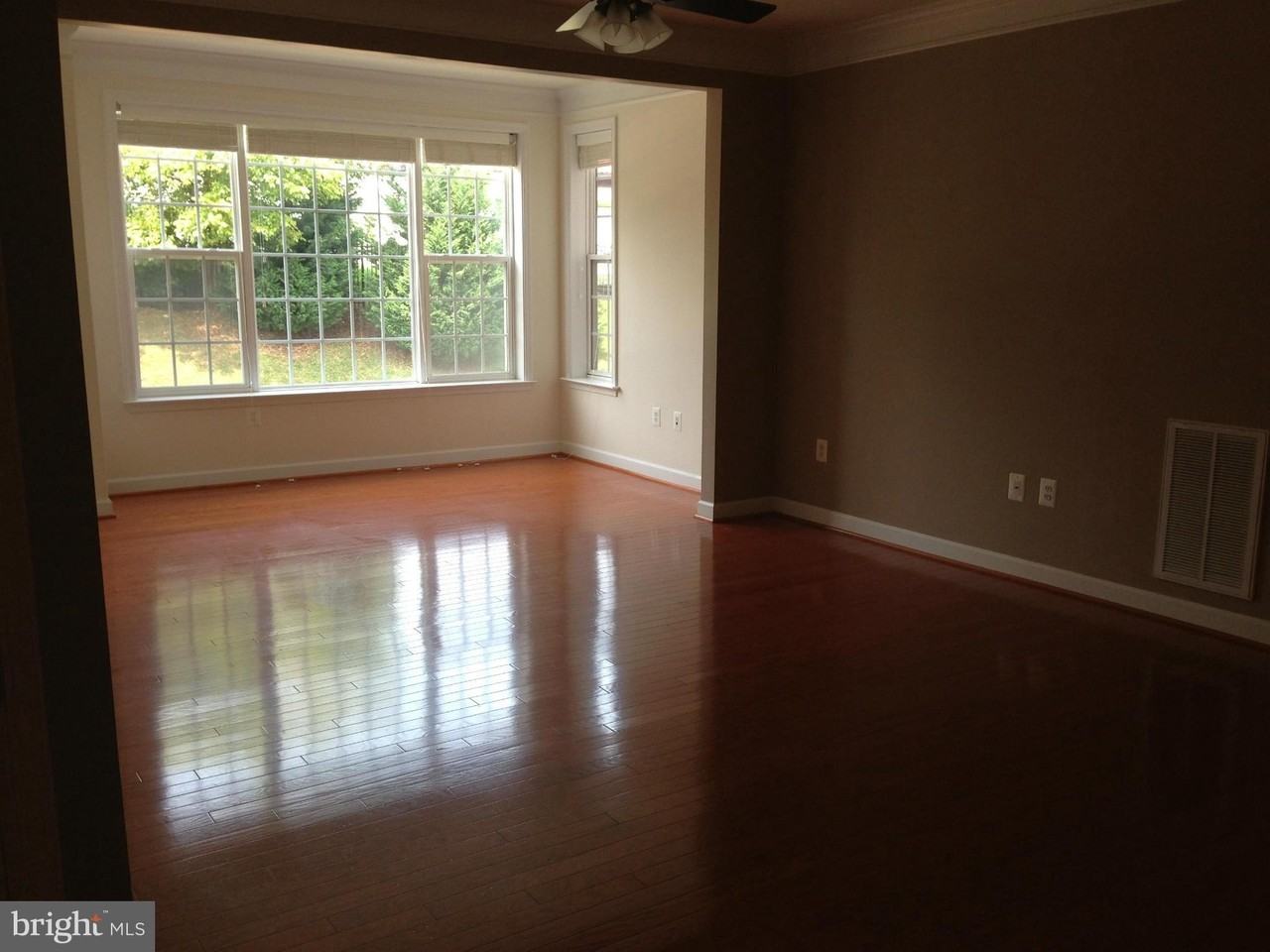 621 Cobblestone Blvd Unit 103-103 - Photo 3 of 12