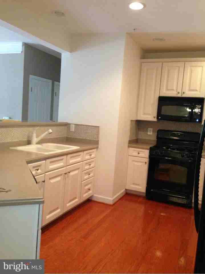 621 Cobblestone Blvd Unit 103-103 - Photo 7 of 12