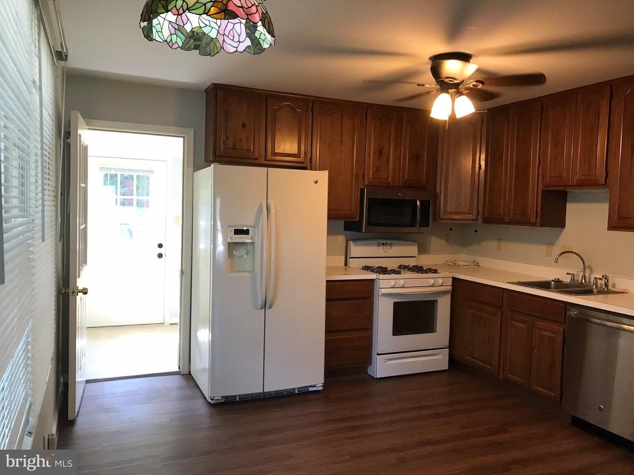 3010 Strathmeade St - Photo 4 of 14