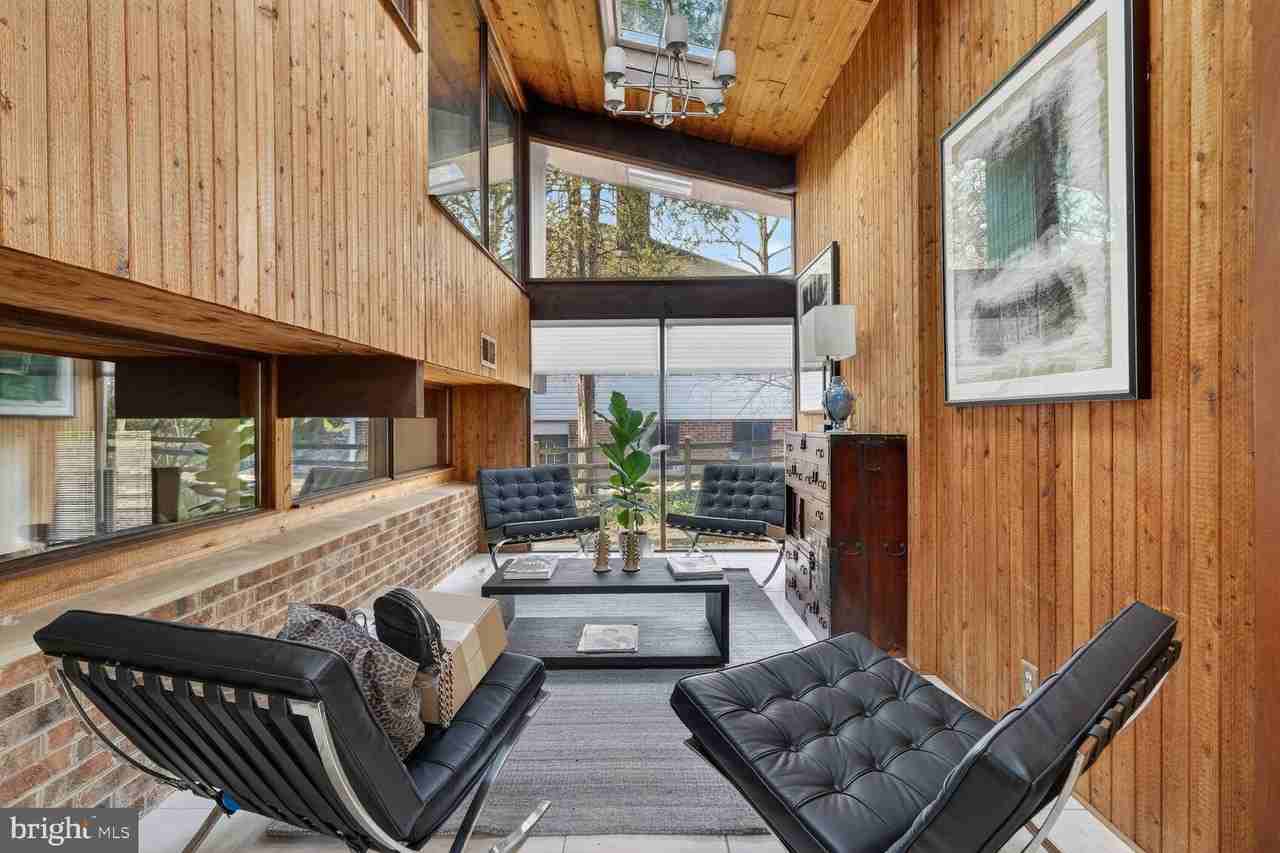 1219 Ingleside Ave - Photo 3 of 36