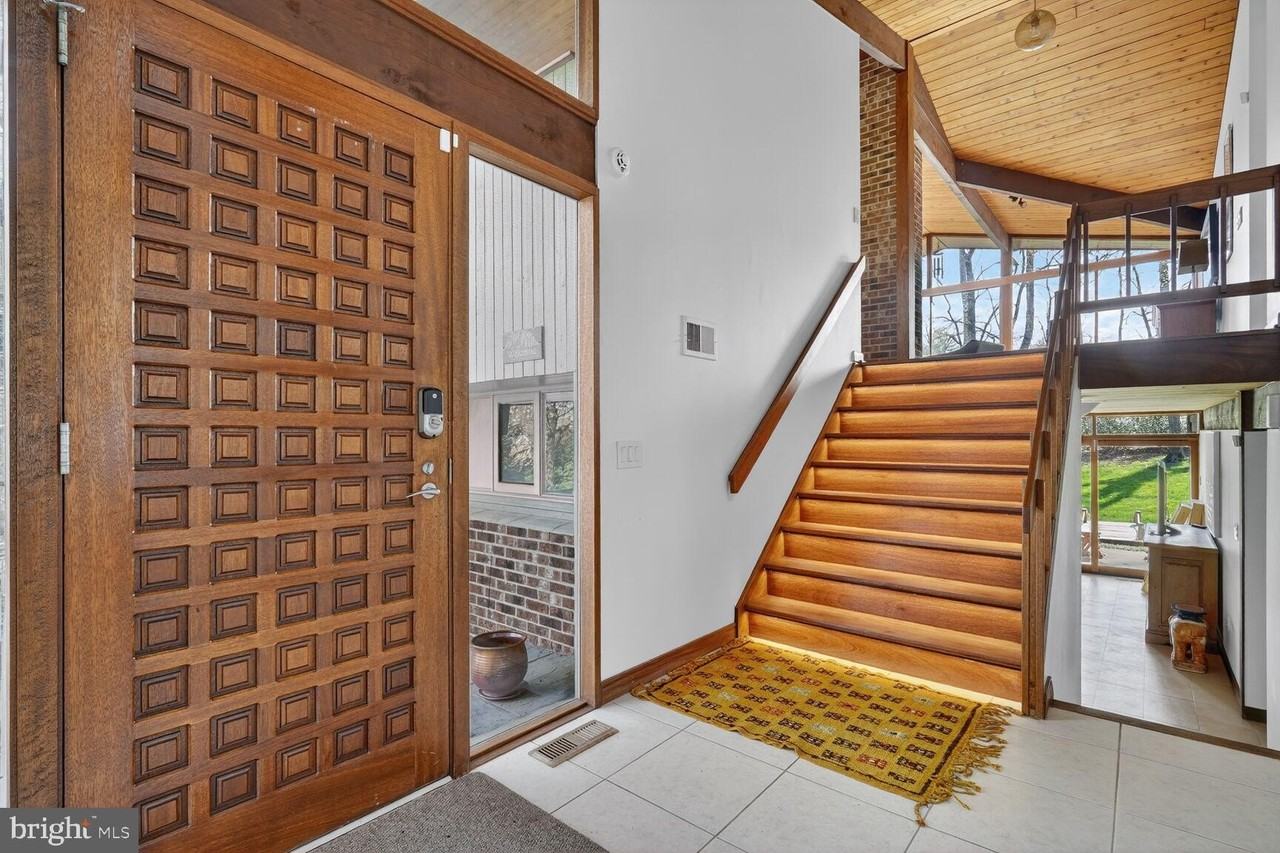 1219 Ingleside Ave - Photo 5 of 36